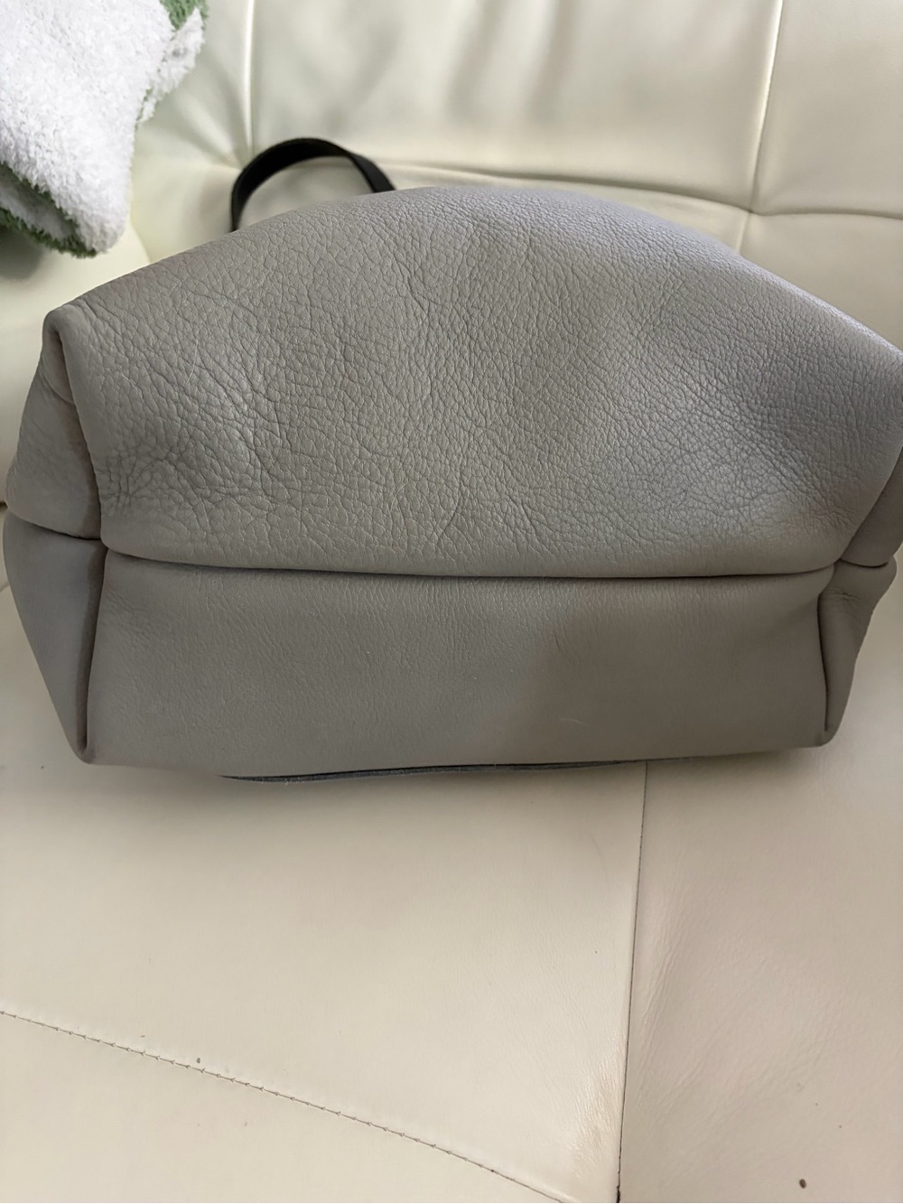 Portland Leather Nimbus Classic Large Tote - Picture 3 of 5